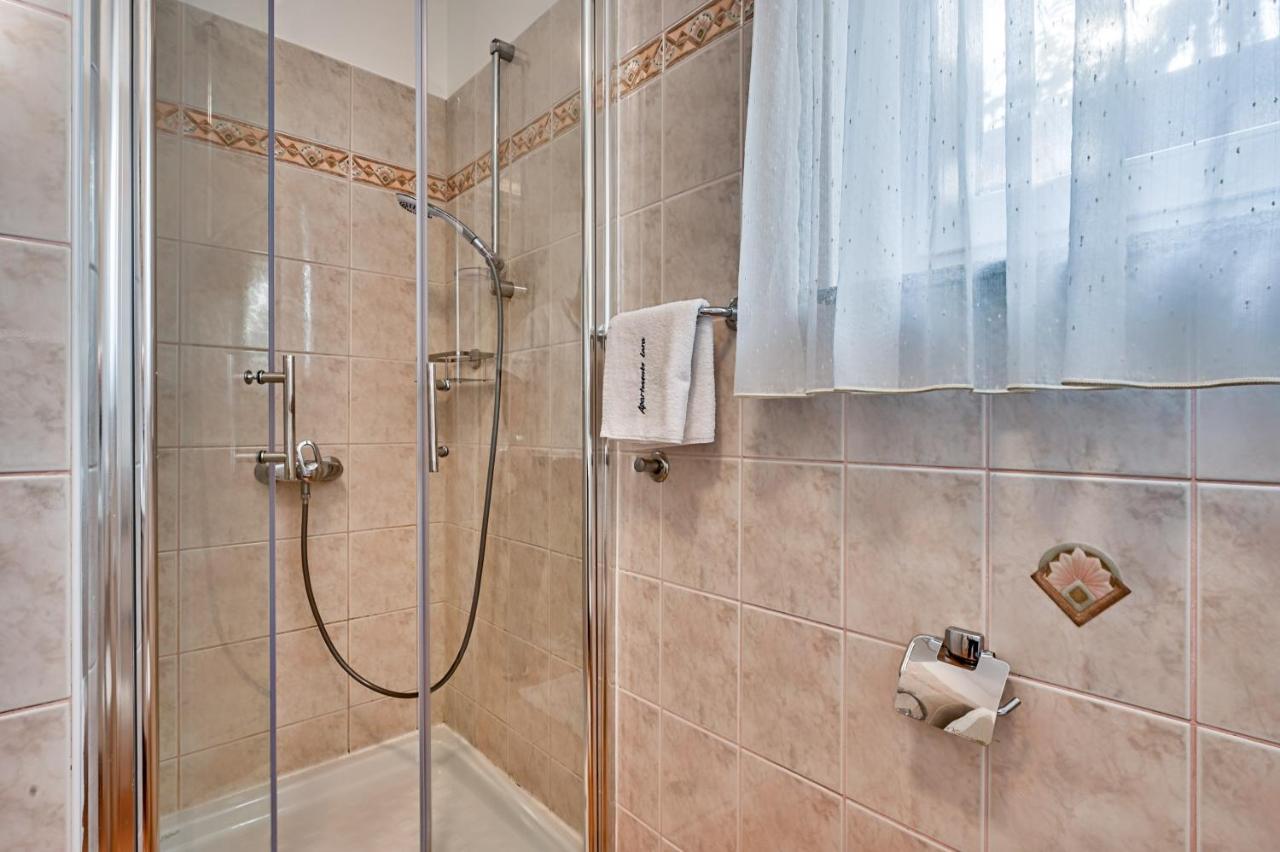 Lara Apartmán *