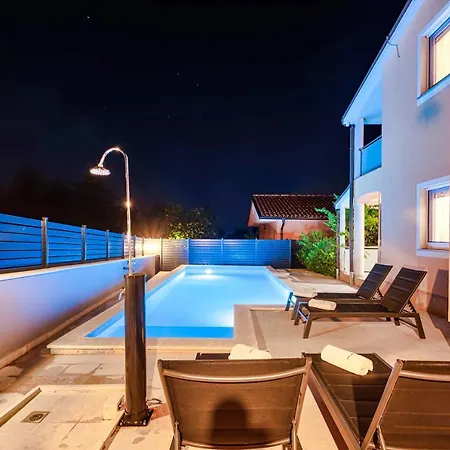 Apartments Lara Medulin Exterior photo