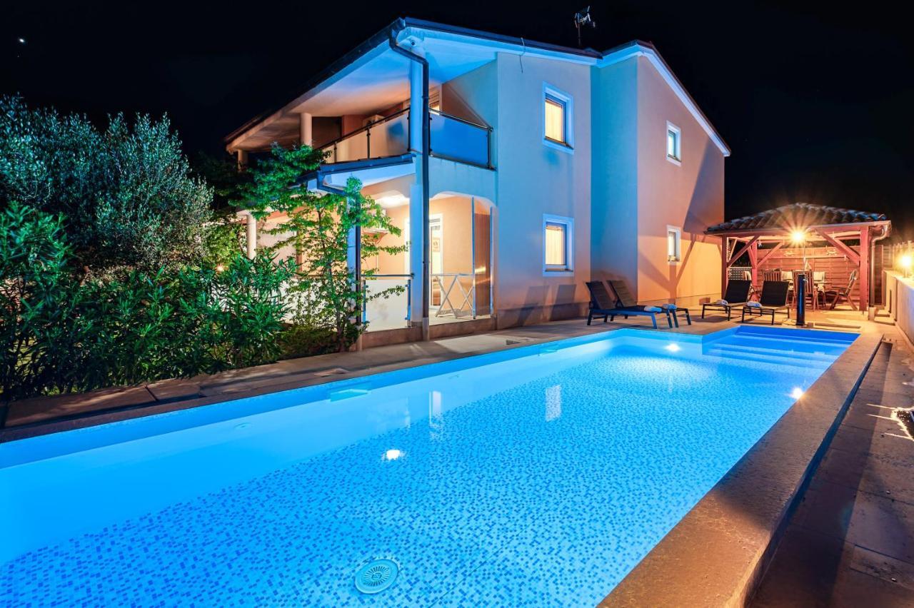 Lara Appartement *